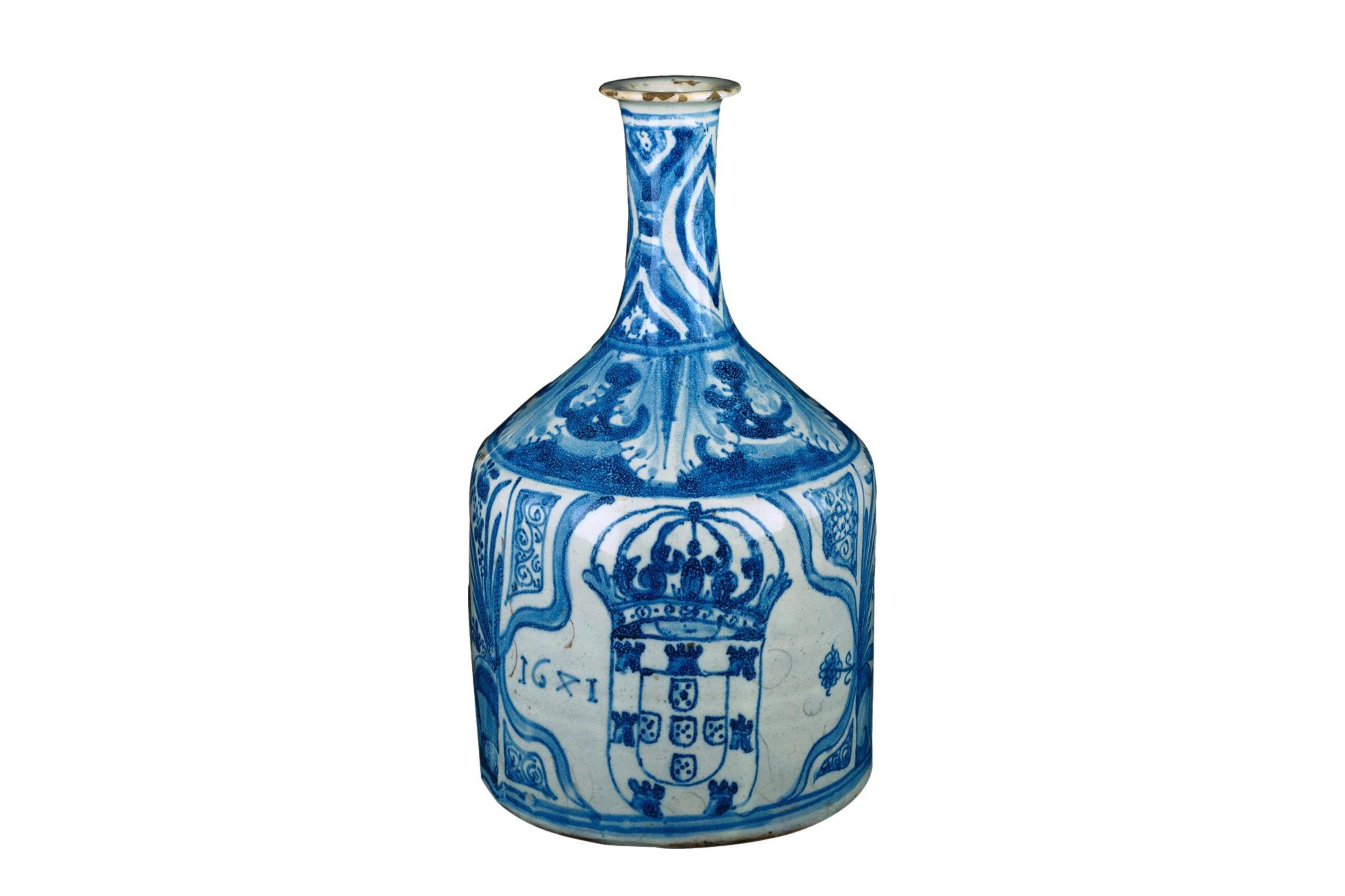 Garrafa em faiança com esmalte branco e decoração pintada a azul